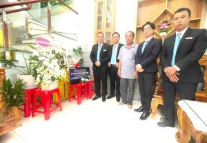 Gia đình nạn nhân vụ cháy nhận tiền chi trả bảo hiểm